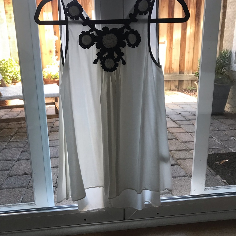 Max Studio flowy sleeveless blouse/tunic